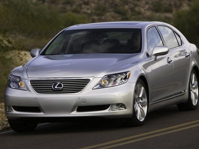 Xe biếu tặng “thảnh thơi” nhập khẩu