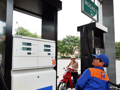 Để sản phẩm xăng RON 92 của mình có thể bán ở thị trường, VPT còn phải vượt qua nhiều thủ tục