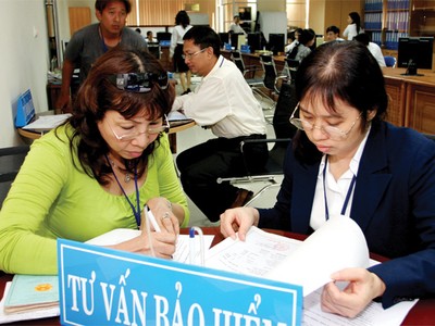 Môi giới bảo hiểm cung cấp dịch vụ tư vấn cho khách hàng, nhưng hưởng hoa hồng từ phía DN bảo hiểm