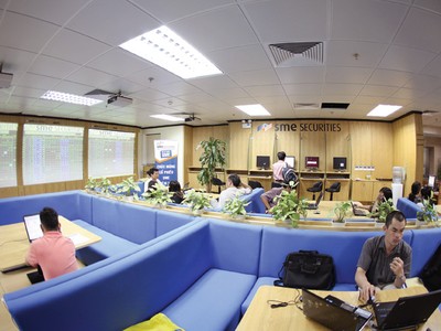 Thêm nhiều công ty chứng khoán sẽ bị “xóa tên”