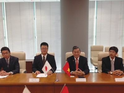 Đại diện SMC, Toami và Hanwa ký kết hợp đồng thành lập Liên doanh SMC Toami
