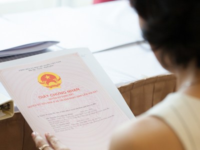 Bí thư Thành ủy TP.Hà Nội yêu cầu UBND TP.Hà Nội khẩn trương xác minh, thanh tra, kết luận, làm rõ thông tin "chạy" sổ đỏ KĐT Mễ Trì Thượng. Ảnh: Minh họa