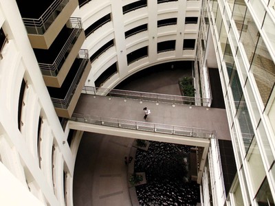 Thị trường bất động sản đã có những chuyển biến tích cực trong năm nay, nhưng không phải tất thị trường đều chuyển động - Ảnh: Lê Toàn