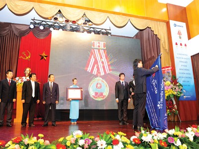 Năm 2012, SASCO vinh dự đón nhận Huân chương Độc lập hạng Ba, như một ghi nhận cho những nỗ lực không ngừng của đơn vị trong 20 năm qua

