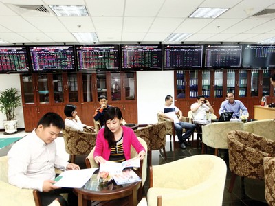 Doanh số giao dịch môi giới tại TCSC trong 10 tháng đầu năm nay tăng gần 5 lần.
Ảnh: Lê Toàn