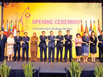 Tại Hội nghị Hội đồng bảo hiểm ASEAN lần thứ 39 (2013),  Bộ trưởng Bộ Tài chính Đinh Tiến Dũng đánh giá cao vai trò của ngành bảo hiểm đối với phát triển kinh tế-xã hội