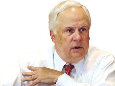 Ông Frederick W. Smith