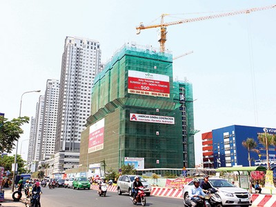 Các dự án căn hộ ở quận 7 khá hút khách nhờ lợi thế vị trí và hạ tầng phát triển - Ảnh: Lê Toàn