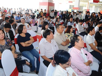 Hàng ngàn người tham dự triển lãm dự án BĐS của Novaland