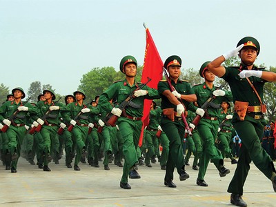 Thường xuyên củng cố, tăng cường sức mạnh quốc phòng để ứng phó kịp thời trong mọi tình huống       ảnh: Lê Toàn