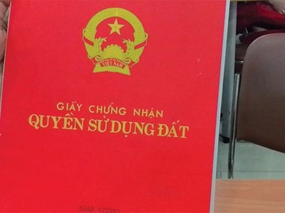 Với người nước ngoài, thủ tục sở hữu  nhà đất tại Việt Nam vẫn quá phức tạp - Ảnh: Lê Toàn