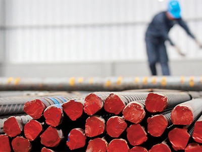 Phân tích ngành: Ngành sắt thép cạnh tranh khốc liệt năm 2015