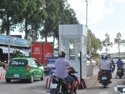 Cần Thơ “bán” cả đường vào bến xe