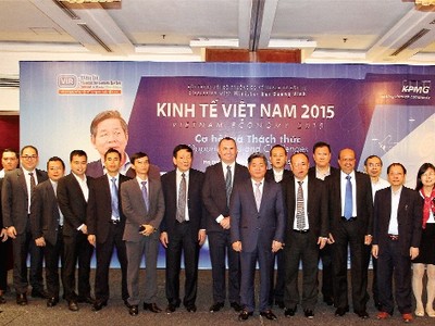 Luôn thúc đẩy nỗ lực sáng tạo của các doanh nhân, Bộ trưởng Bùi Quang Vinh đã chia sẻ những thông điệp ấn tượng trong cuộc nói chuyện với các đối tác của Báo Đầu tư về cơ hội và thách thức của kinh tế Việt Nam 2015