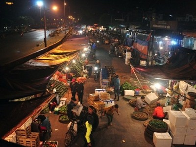 Sắp tới chợ đầu mối Long Biên sẽ bị xóa sổ.