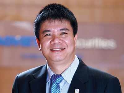 Ông Nhữ Đình Hòa