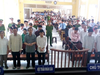 Vụ án đại gia thủy sản Phương Nam: 25 cán bộ ngân hàng lĩnh án