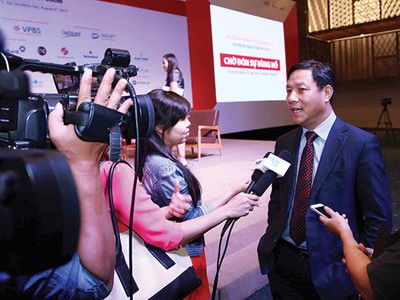 Theo Thứ trưởng Bộ KHĐT Đặng Huy Đông, Nhà nước sẽ tiếp tục giảm lượng mạnh tỷ lệ sở hữu tại các DNNN, để mở rộng cửa cho các nhà đầu tư 