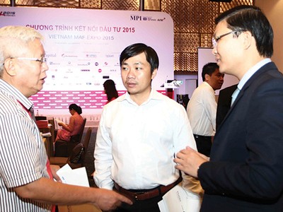 Đại diện các đơn vị gặp gỡ, trao đổi cơ hội hợp tác đầu tư