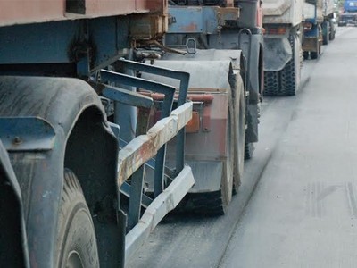 Chỉ 2 tháng sau khi được sửa chữa vào tháng 6-2015, đường Mai Chí Thọ lại bị sụp lún.