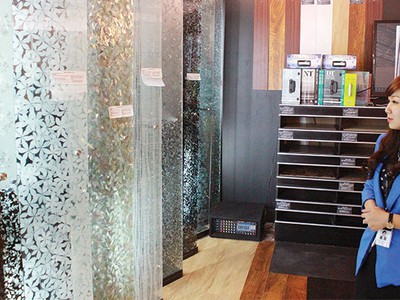 Những vật liệu nội thất mới, công nghệ cao, được nhiều người tiêu dùng ưa thích -
Ảnh: Hoài Nam