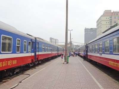 Từ 1/9, mua vé tàu điện tử không phải ra ga lấy vé