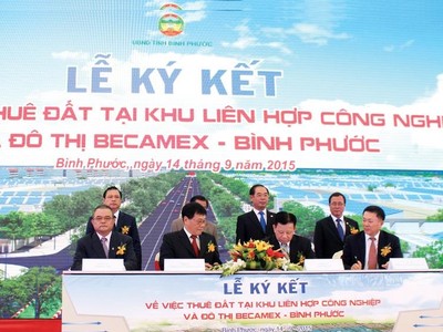 3 nhà đầu tư nước ngoài là Công ty Kaiser, Công ty Grand Art và Công ty Fu Ang ký kết thuê 150 ha đất tại Khu liên hợp công nghiệp - đô thị Becamex – Bình Phước trong ngày khởi công dự án.
