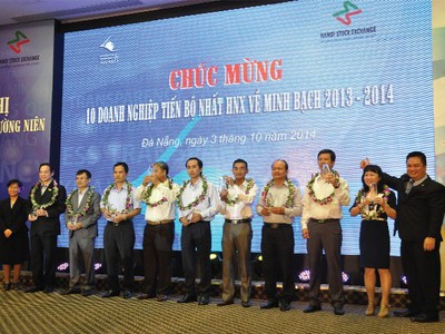 Hàng năm, HNX tổ chức vinh danh các DN công bố thông tin và minh bạch nhất