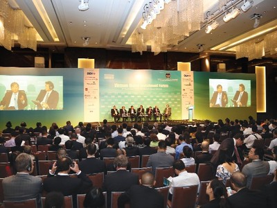 Hơn 700 đại biểu đến từ 32 quốc gia trên thế giới đã tới tham dự Diễn đàn đầu tư toàn cầu Việt Nam vừa tổ chức tại Hà Nội