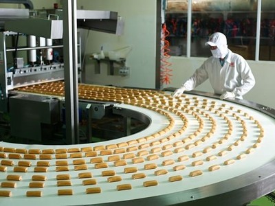 Với lợi thế về ổn định chính trị, giá nhân công rẻ, tiềm năng tăng trưởng trong trung và dài hạn..., các nhà đầu tư toàn cầu sẽ đổ dồn về Việt Nam thiết lập cơ sở sản xuất mới