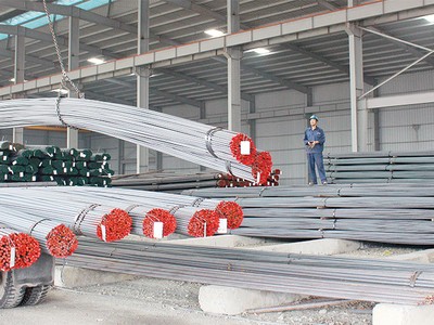 Dù lượng tiêu thụ đã được cải thiện, nhưng nỗi lo vẫn chưa qua với các doanh nghiệp ngành thép.
ảnh: Hoài Nam