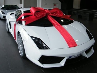 Sau hơn 4 năm ban hành, Bộ Công thương vẫn chưa thể xử lý rốt ráo các tồn tại đối với ô tô nhập khẩu không chính hãng đã ký hợp đồng trước khi Thông tư 20 ra đời. Ảnh minh hoạ. Nguồn: Internet