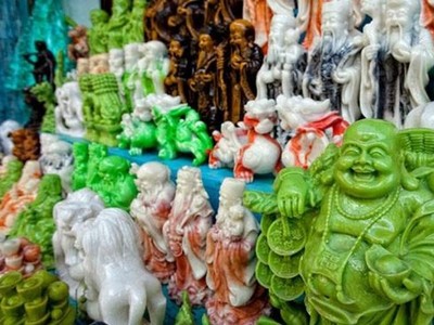 Hàng lưu niệm đá Non Nước là sản phẩm đặc trưng truyền thống của TP Đà Nẵng.