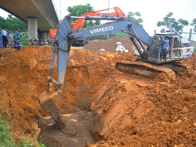 Đường ống nước liên tục bị vỡ do làm bằng composite cốt sợi thủy tinh không đảm bảo, thay vì gang dẻo như thiết kế