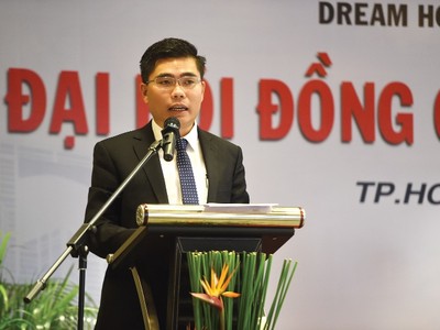 Ông Phan Tấn Đạt, Tổng giám đốc DRH phát biểu tại ĐHCĐ bất thường của Công ty