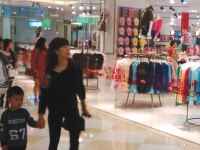 Cùng với bất động sản khu công nghiệp, bất động sản bán lẻ Việt Nam cũng được đánh giá có nhiều cơ hội. Ảnh: Dũng Minh