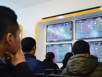 Chưa thấy một ngành cụ thể nào có thể trở thành tâm điểm, dẫn dắt thị trường trong năm 2016