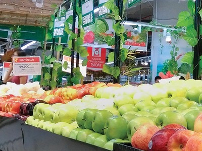 Để TTTM phát triển, các doanh nghiệp phải thay đổi được thói quen mua sắm của người dân. Ảnh: Chí Cường