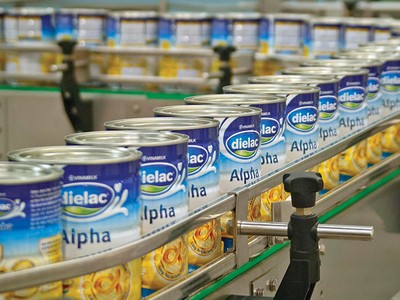 Vinamilk vẫn giữ vững đà tăng trưởng tốt trong năm 2015, với doanh thu đạt 40.223 tỷ đồng, tăng trưởng 14% so với năm 2014