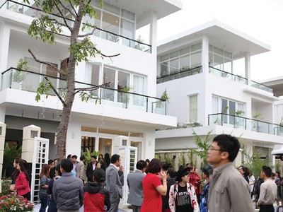 FLC tặng quà cho cư dân FLC L’Amoura