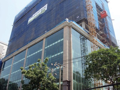 Cất nóc Khu căn hộ cao cấp Léman Luxury Apartments