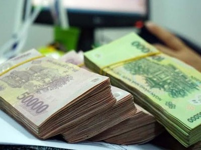 Thu nhập của nhân viên ngân hàng, bảo hiểm vẫn khủng nhất