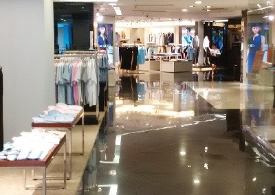 Quang cảnh trống vắng tại Parkson Thái Hà
