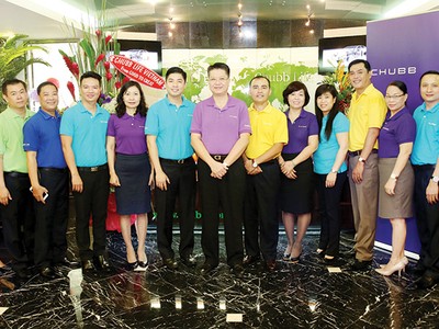 Ông Tuấn cùng tập thể cộng sự người Việt nỗ lực xây dựng nên một công ty bảo hiểm nhân thọ bảo vệ tài chính cho khách hàng