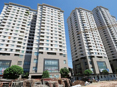 Nếu ngân hàng cho vay nóng, đặc biệt trong lĩnh vực bất động sản, cần khẩn trương đặt vấn đề siết lại tỷ lệ sử dụng vốn ngắn hạn cho vay trung, dài hạn