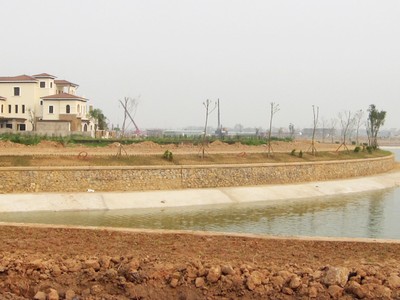 Dự án Vinhomes Thăng Long quy mô 24ha, nằm trong Khu đô thị Nam An Khánh, sẽ được Vingroup đầu tư đồng bộ. Trong ảnh, hồ điều hòa Dự án Nam An Khánh được đầu tư nhờ dòng tiền của Vingroup
