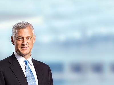 Bill Winters “mạnh tay” sau khi tiếp quản Standard Chartered