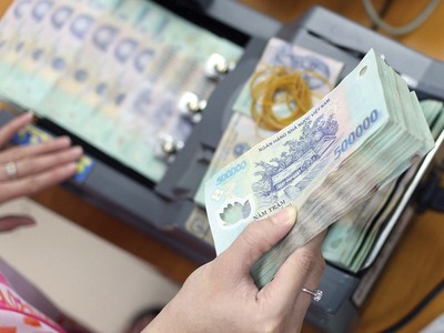 Lãi suất VND có thể giảm nhẹ trong thời gian tới, khi tỷ giá USD/VND đang ổn định 
