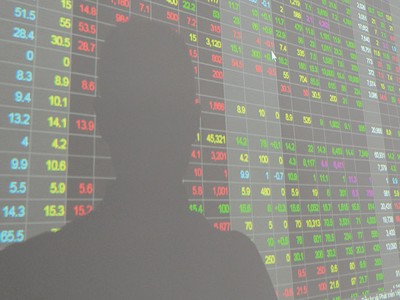 Thách thức xử lý hình sự tội Thao túng giá chứng khoán