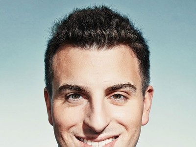 Brian Chesky, CEO của Airbnb, startup lớn thứ 2 thế giới